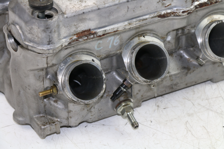 photo de CYLINDER HEAD HONDA CBR F 600 (1991 - 1994) - Focus on structure