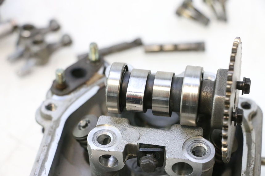 photo de CYLINDER HEAD PEUGEOT KISBEE 4T 50 (2010 - 2017) - Additional view of the item