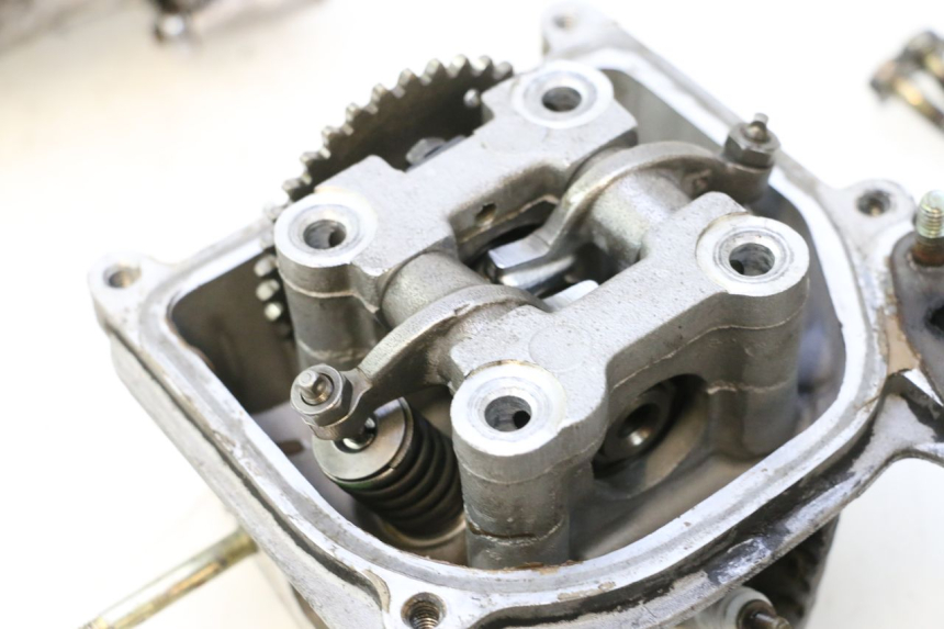 photo de CYLINDER HEAD PEUGEOT KISBEE 4T 50 (2010 - 2017) - Surface and material condition