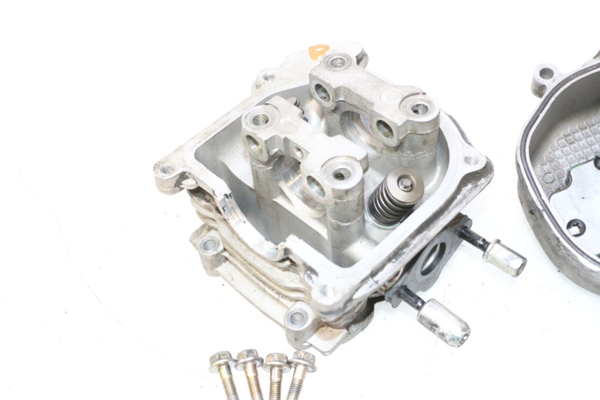 photo de CYLINDER HEAD PEUGEOT KISBEE 4T 50 (2018 - 2022) - High-resolution close-up