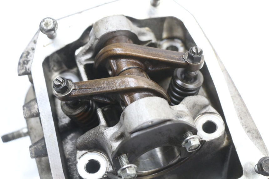 photo de CYLINDER HEAD RENAULT KOURANOS 125 (2001 - 2004) - Alternative perspective