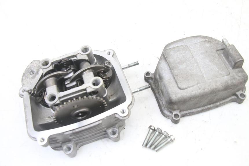 photo de CYLINDER HEAD LONGJIA SHARPY 125 (2020 - 2024) - Fixing points details