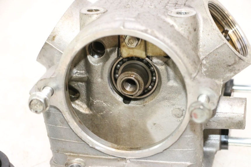 photo de CYLINDER HEAD SYM MIO 50 (2005 - 2010) - High-resolution close-up