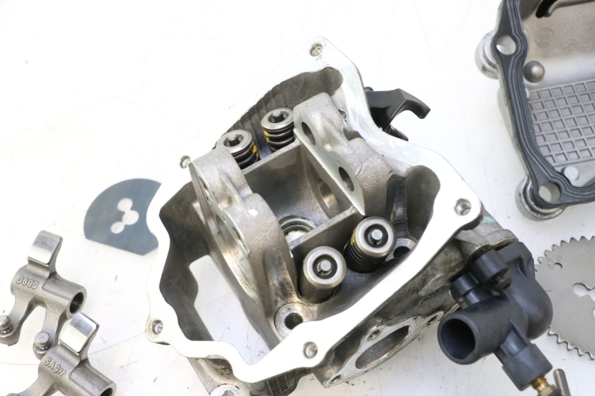 photo de CYLINDER HEAD PIAGGIO MP3 LT 300 (2010 - 2016) - Main view