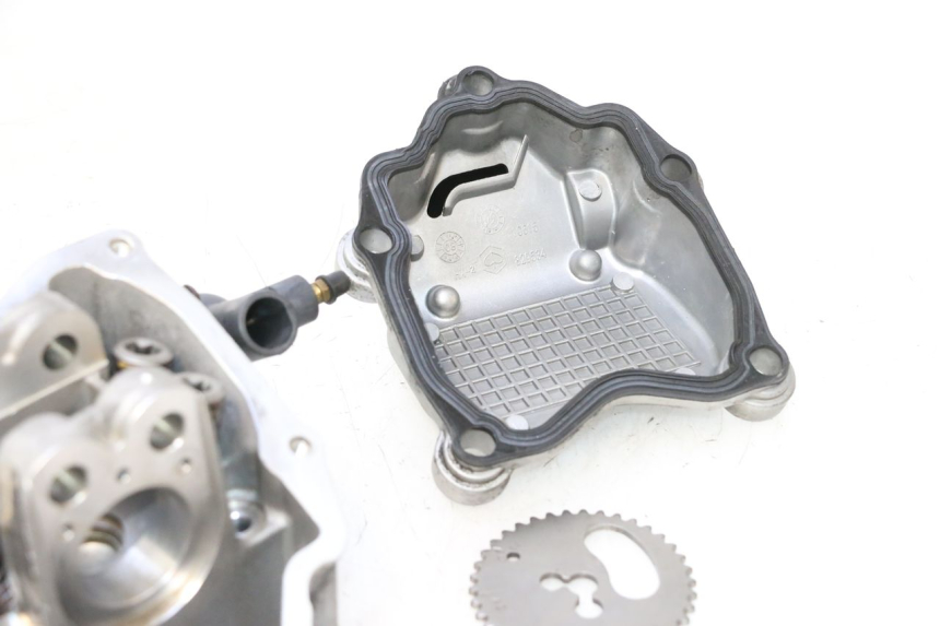 photo de CYLINDER HEAD PIAGGIO MP3 LT 300 (2010 - 2016) - Alternative perspective