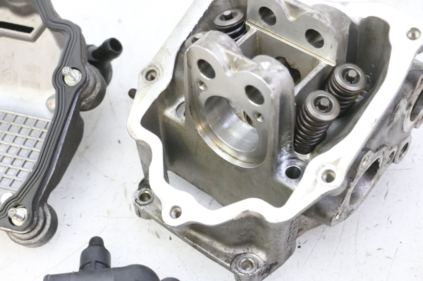 photo de CYLINDER HEAD PIAGGIO MP3 RL 250 (2006 - 2010) - Supplementary product photo