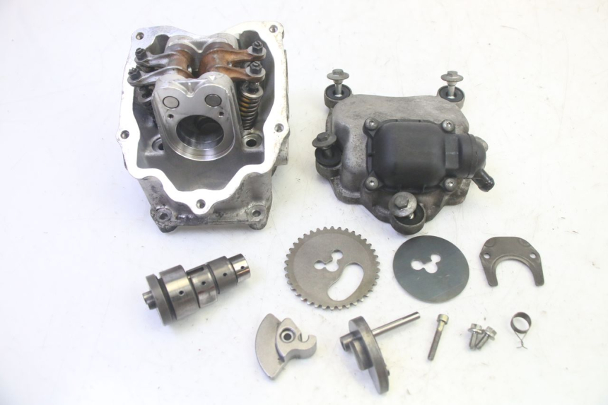 photo de CYLINDER HEAD PIAGGIO MP3 RL 250 (2006 - 2010) - Additional view of the item