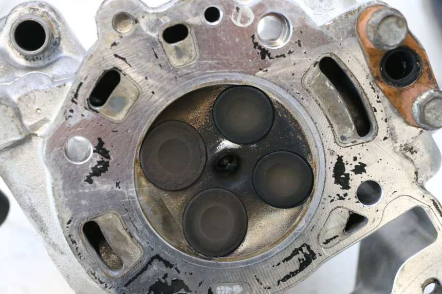 photo de CYLINDER HEAD PIAGGIO MP3 125 (2006 - 2014) - Alternative perspective