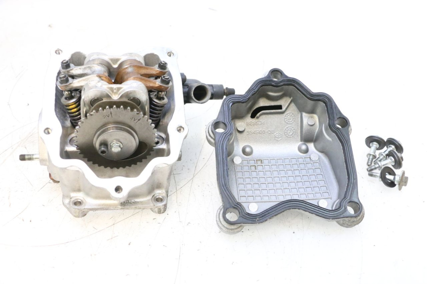 photo de CYLINDER HEAD PIAGGIO MP3 125 (2006 - 2014) - Technical close-up