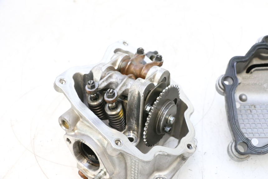 photo de CYLINDER HEAD PIAGGIO MP3 125 (2006 - 2014) - Product overview