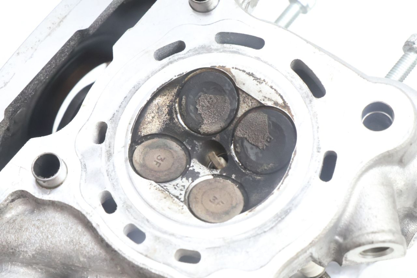 photo de CYLINDER HEAD YAMAHA N-MAX NMAX 125 (2021 - 2024) - Fixing points details