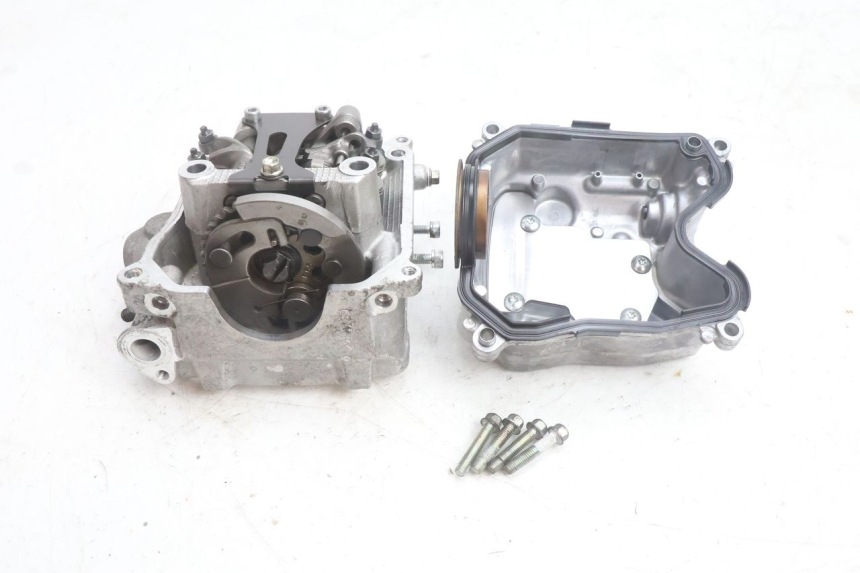 photo de CYLINDER HEAD YAMAHA N-MAX NMAX 125 (2021 - 2024) - Surface and material condition