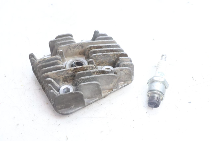 photo de CYLINDER HEAD YAMAHA NEO'S NEOS 2T 50 (1998 - 2007) - Alternative perspective