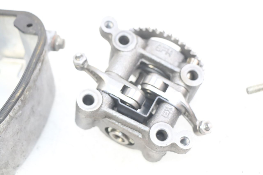 photo de CYLINDER HEAD HONDA NHX LEAD 110 (2008 - 2010) - Distinctive features