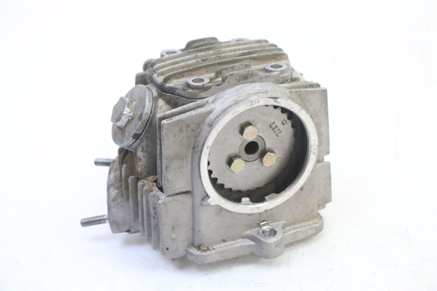 photo de CYLINDER HEAD APOLLO RFZ 125 - Detailed visual inspection