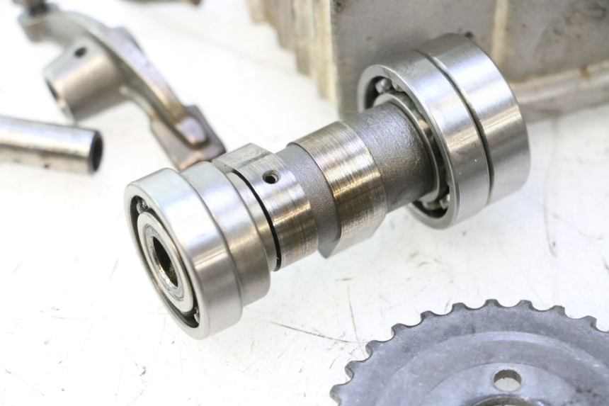 photo de CYLINDER HEAD APOLLO RFZ 125 - High-resolution close-up