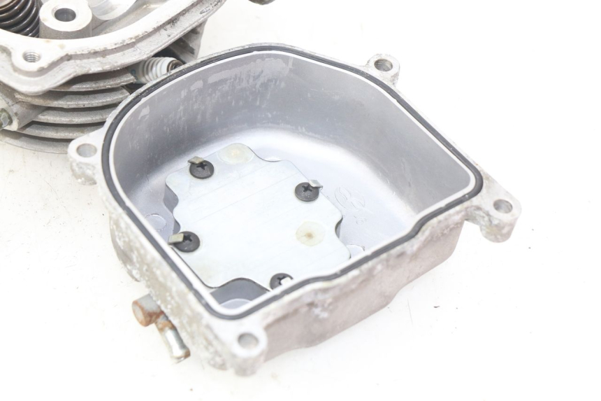 photo de CYLINDER HEAD TNT MOTOR ROMA 10' 4T 50 (2007 - 2018) - Distinctive features