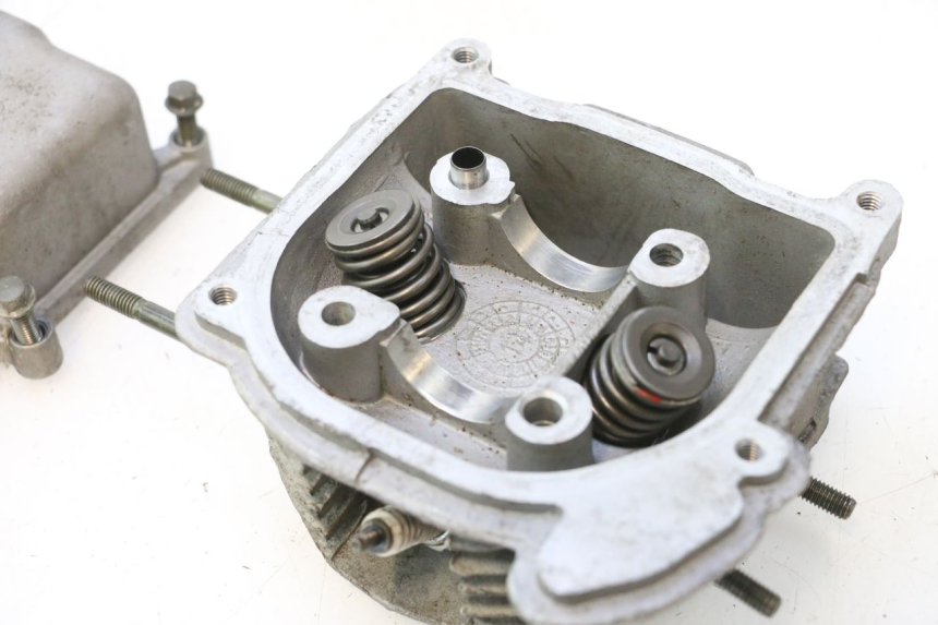 photo de CYLINDER HEAD JM MOTORS SANTANA 50 (2014 - 2023) - Component zoom
