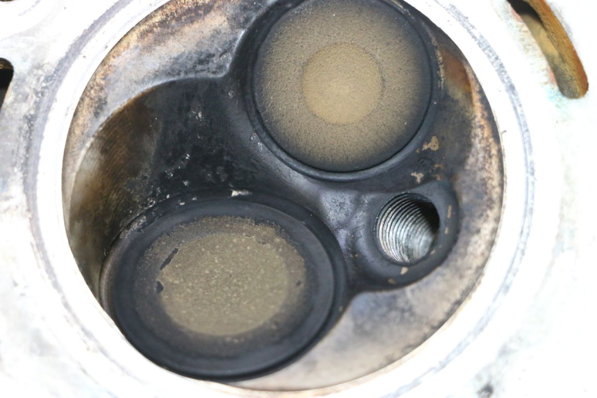 photo de CYLINDER HEAD PEUGEOT SATELIS COMPRESSOR K15 125 (2006 - 2009) - High-resolution close-up