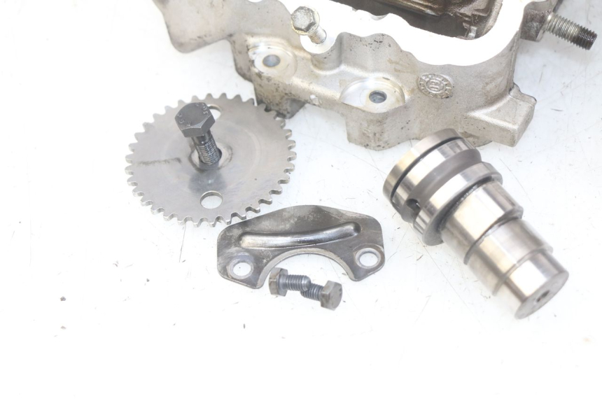 photo de CYLINDER HEAD PEUGEOT SATELIS 125 (2010 - 2012) - Spare part profile view