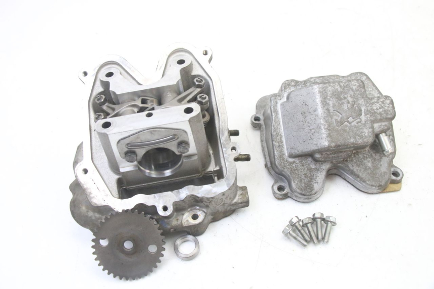 photo de CYLINDER HEAD PEUGEOT SATELIS 125 (2013 - 2018) - Markings and original references
