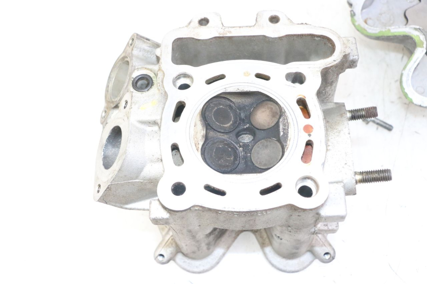 photo de CYLINDER HEAD PEUGEOT SATELIS 125 (2013 - 2018) - Additional view of the item