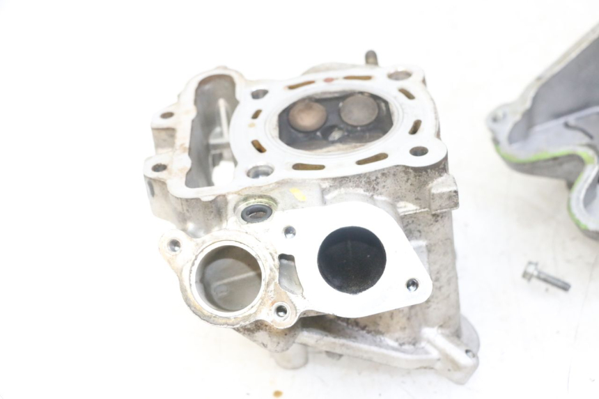 photo de CYLINDER HEAD PEUGEOT SATELIS 125 (2013 - 2018) - Markings and original references