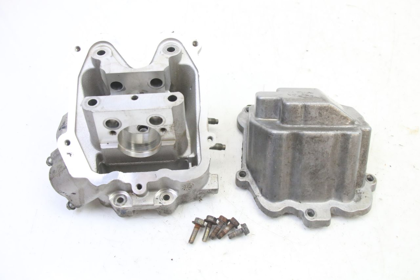 photo de CYLINDER HEAD PEUGEOT SATELIS 125 (2013 - 2018) - Alternative perspective