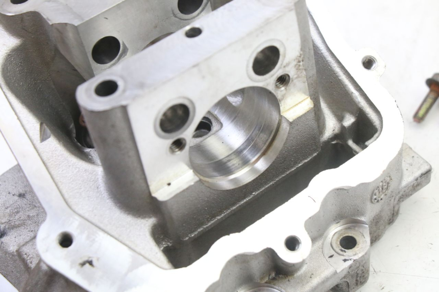 photo de CYLINDER HEAD PEUGEOT SATELIS 125 (2013 - 2018) - Markings and original references