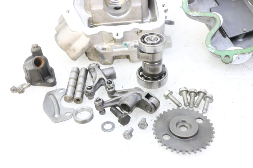 photo de CYLINDER HEAD PEUGEOT SATELIS 125 (2013 - 2018) - Alternative angle