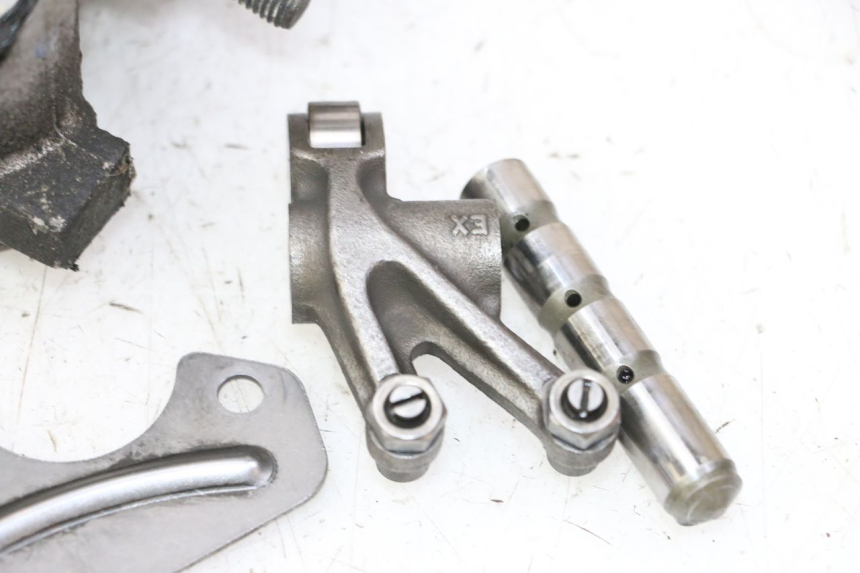 photo de CYLINDER HEAD PEUGEOT SATELIS 125 (2013 - 2018) - Alternative perspective