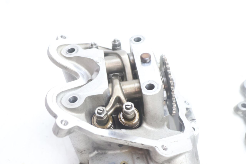 photo de CYLINDER HEAD PEUGEOT SATELIS 125 (2006 - 2009) - Zoom on usage condition
