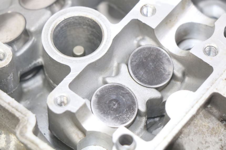 photo de CYLINDER HEAD APRILIA SCARABEO LIGHT 125 (2007 - 2011) - Fixing points details