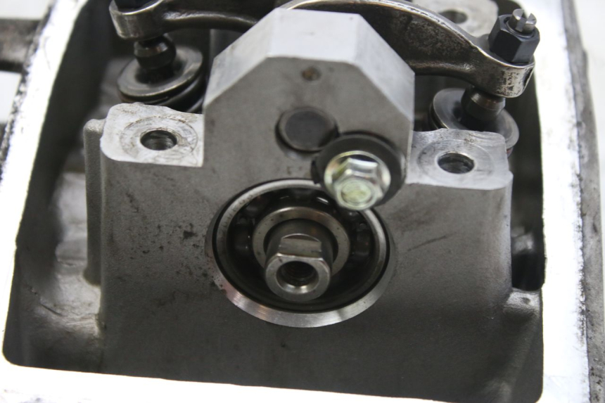 photo de CYLINDER HEAD APRILIA SCARABEO 100 (2003 - 2012) - Technical close-up