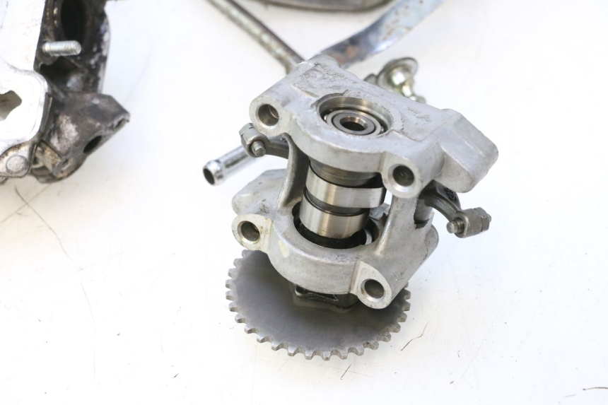 photo de CYLINDER HEAD HONDA SCV LEAD 100 (2003 - 2007) - Zoom on usage condition