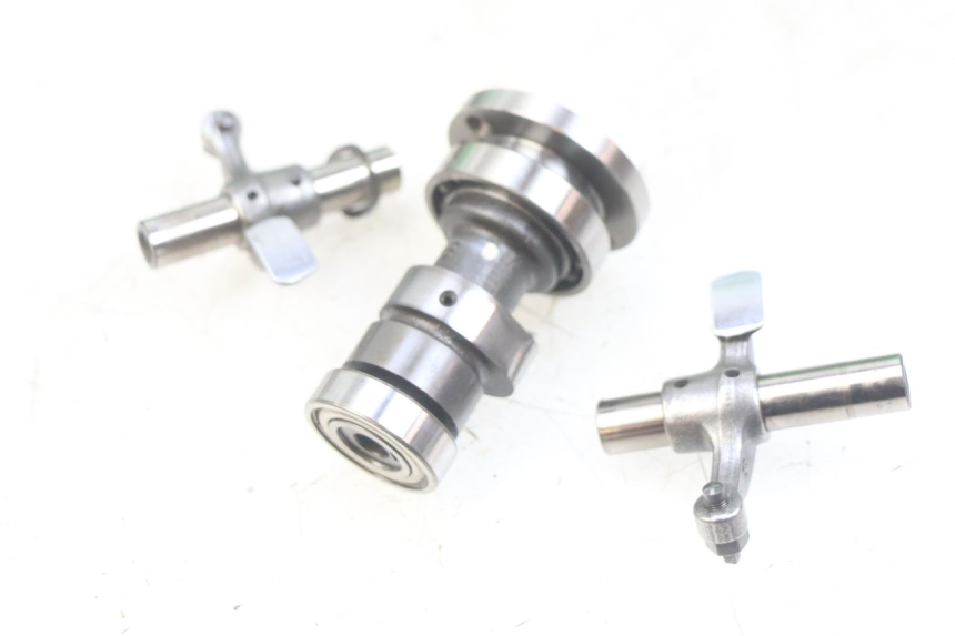 photo de CYLINDER HEAD SUZUKI SIXTEEN 125 (2008 - 2010) - Additional view of the item