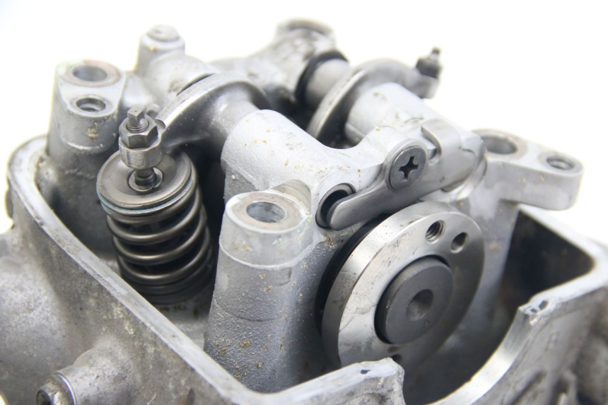 photo de CYLINDER HEAD SUZUKI SIXTEEN 125 (2008 - 2010) - Distinctive features