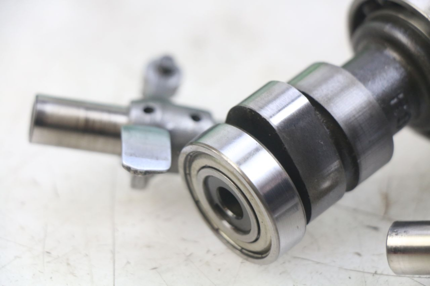 photo de CYLINDER HEAD SUZUKI SIXTEEN 125 (2008 - 2010) - Fixing points details