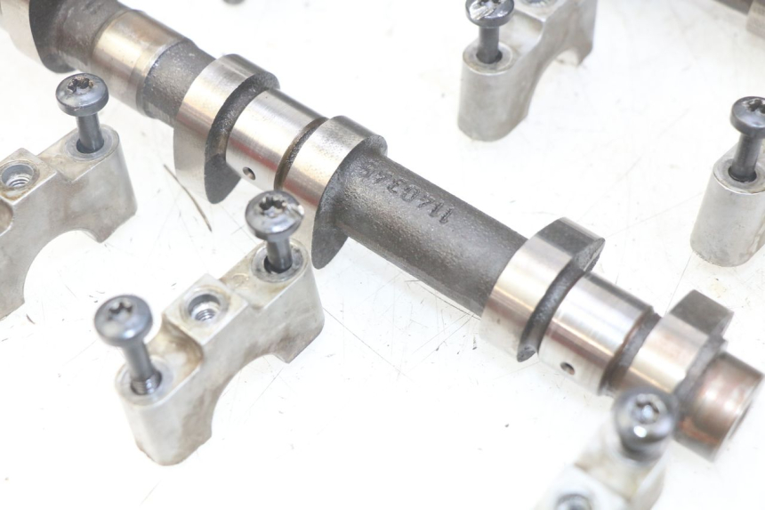 photo de CYLINDER HEAD TRIUMPH SPRINT ST 955 (1999 - 2001) - Additional view of the item