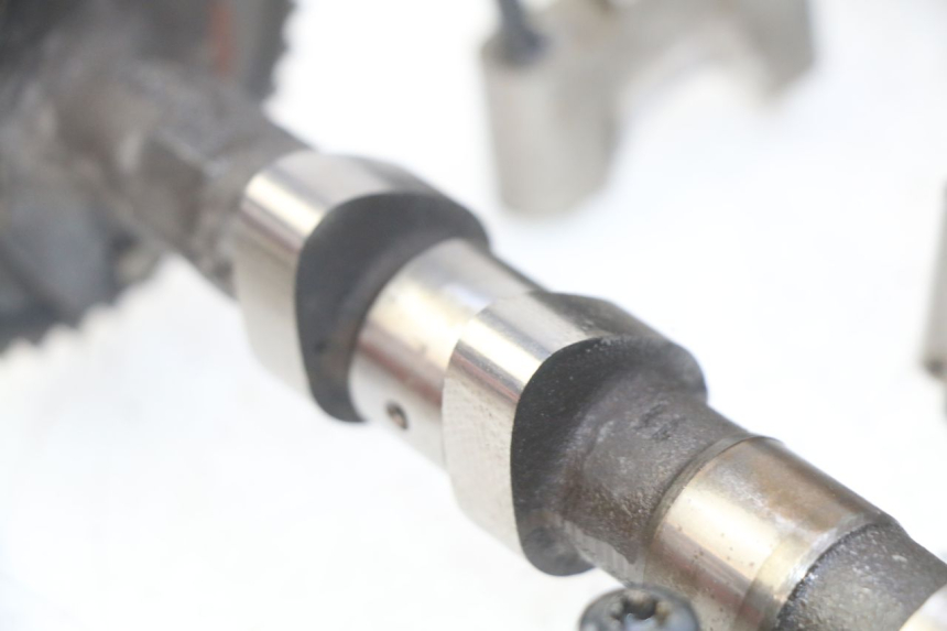 photo de CYLINDER HEAD TRIUMPH SPRINT ST 955 (1999 - 2001) - Distinctive features