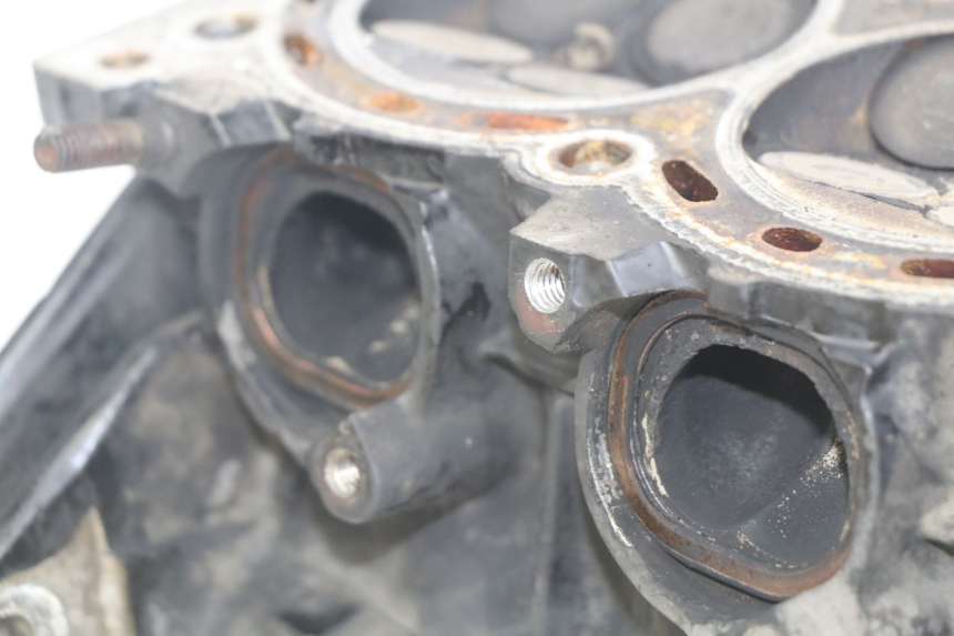 photo de CYLINDER HEAD TRIUMPH SPRINT ST 955 (1999 - 2001) - Technical close-up