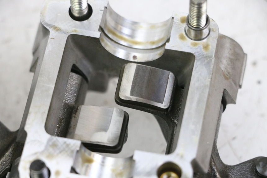 photo de CYLINDER HEAD SUZUKI BURGMAN 125 (2015 - 2017) - Detailed visual inspection