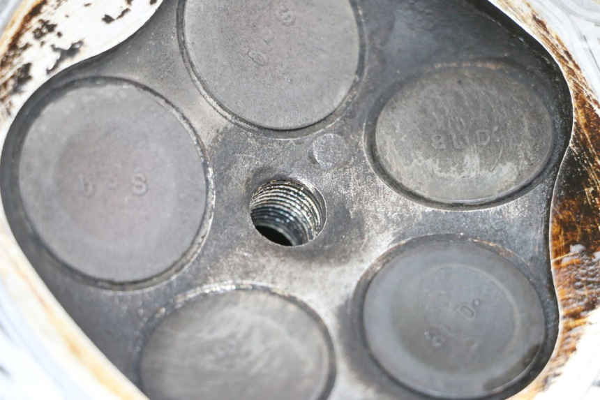 photo de CYLINDER HEAD YAMAHA TDM ABS 900 (2002 - 2014) - Zoom on usage condition