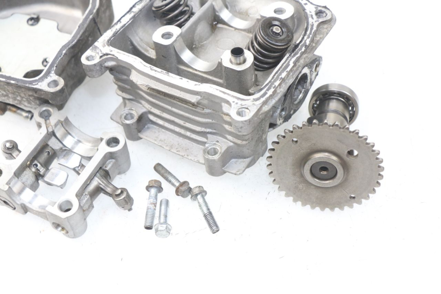 photo de CYLINDER HEAD PEUGEOT V-CLIC VCLIC 50 (2007 - 2013) - Component zoom