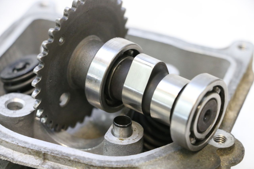 photo de CYLINDER HEAD PEUGEOT V-CLIC VCLIC 50 (2007 - 2013) - Component zoom