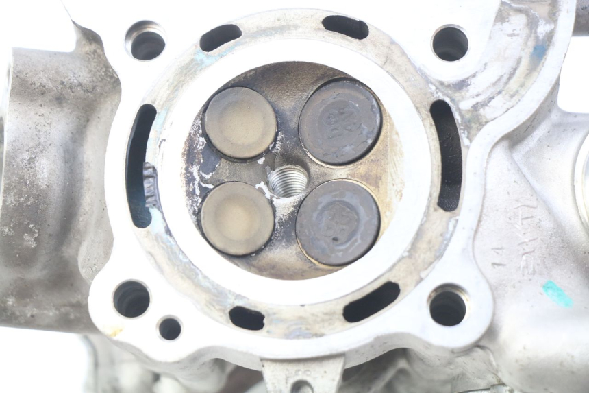 photo de CYLINDER HEAD PIAGGIO VESPA GTS IGET ABS 125 (2017 - 2023) - Alternative perspective