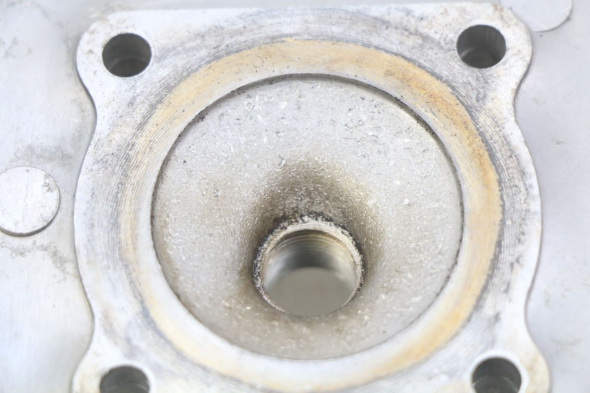 photo de CYLINDER HEAD PIAGGIO VESPA LX 2T 50 (2005 - 2013) - Alternative perspective