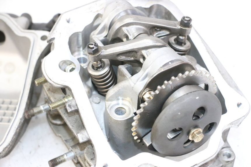 photo de CYLINDER HEAD PIAGGIO VESPA LX 150 (2005 - 2013) - Alternative angle