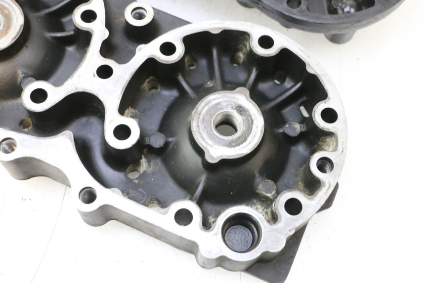 photo de CYLINDER HEAD YAMAHA WAVE RUNNER GP R 1200 (2000 - 2003) - Focus on structure