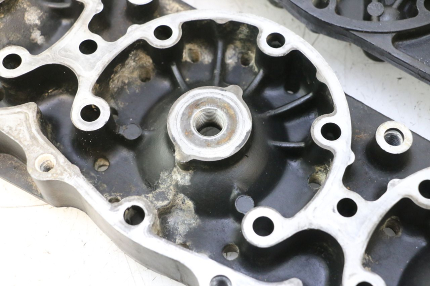 photo de CYLINDER HEAD YAMAHA WAVE RUNNER GP R 1200 (2000 - 2003) - Alternative angle